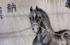 Odakos šventykla garsėja „Soma-Nomaoi“ festivaliu („Soma“ laukinių arklių persekiojimas). Arklio paveikslas šventykloje / Odaka Shrine is famous for the Soma-Nomaoi festival (Soma wild horse chase). Horse picture at Shrine